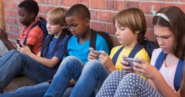 تكنولوجيا: كيف تحمى طفلك من مخاطر الإنترنت فى خطوات؟