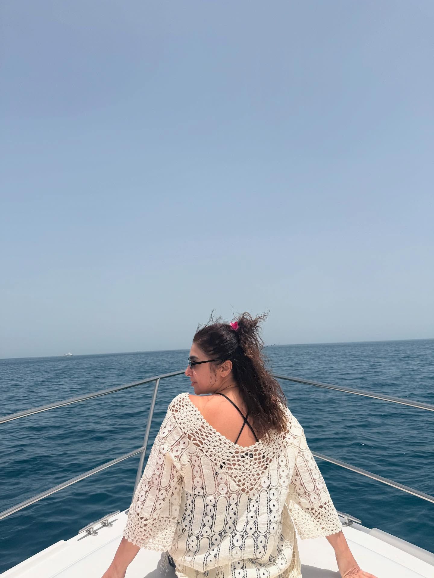 بالصّور- عطلة بصحبة من نحبّ… روجينا وأشرف زكي في مشهد مختلف