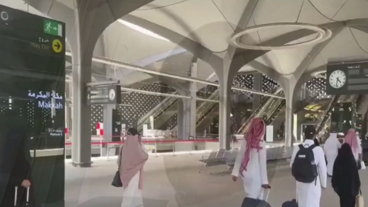 متحدث سار: الرحلات اليومية بقطار الحرمين تجاوزت 148 رحلة في وقت الذروة.. فيديو