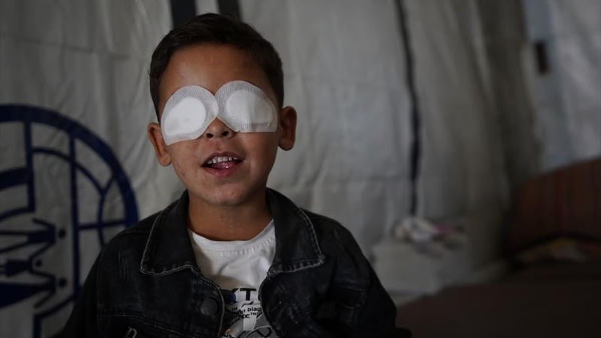 وصول الطفل الفلسطيني محمد حجازي إلى الرياض لتلقي العلاج.. فيديو