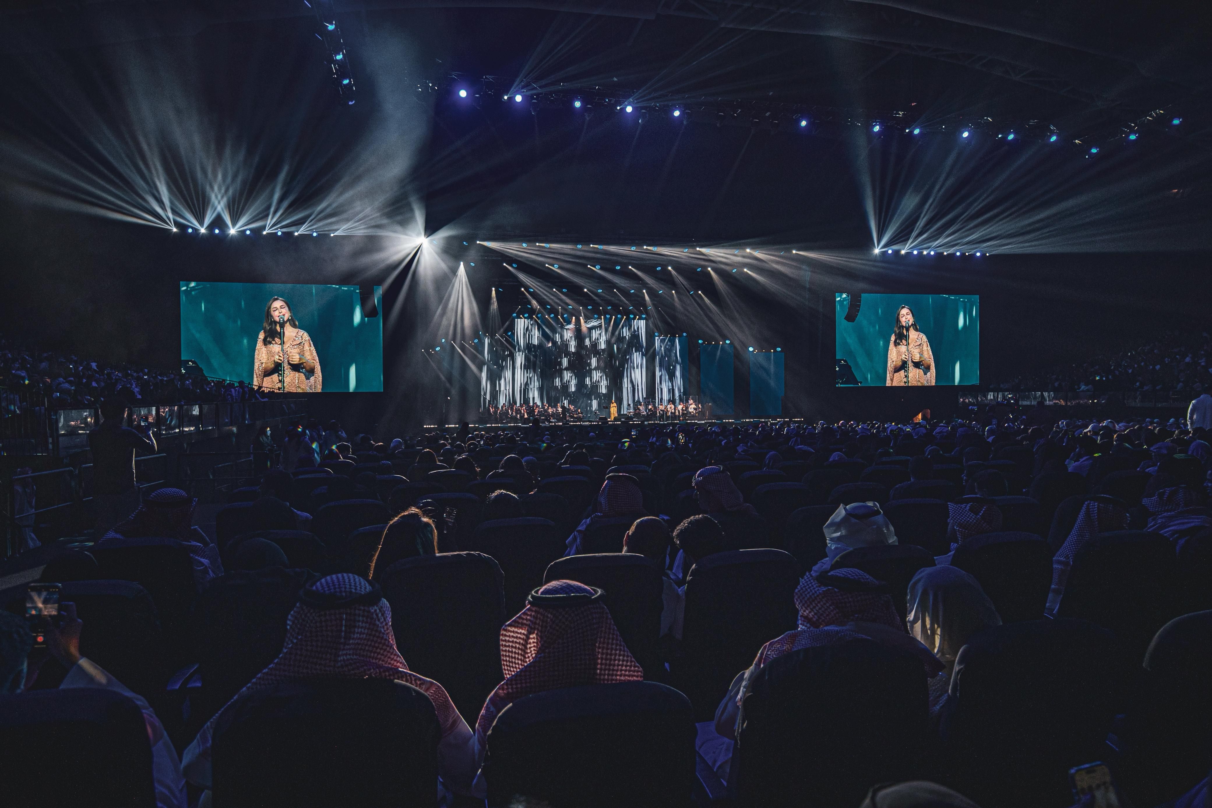 أنغام تحيى حفلا كامل العدد على مسرح محمد عبده بقيادة هانى فرحات