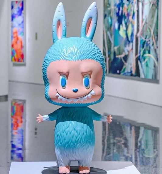 الامارات | بيع دمية "لابوبو" مقابل 150 ألف دولار