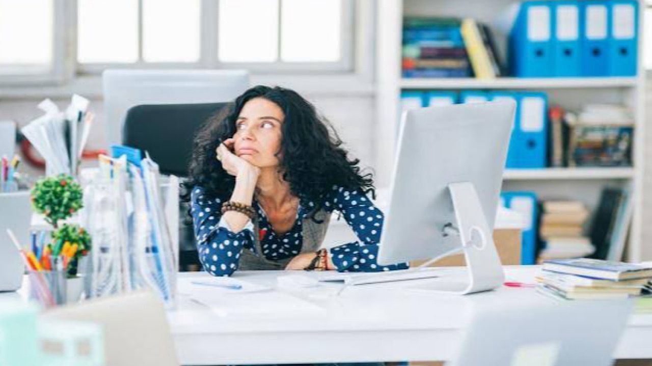 مستشار: لا يحق للشركة فصل مصاب بالـ ADHD إذا لم تتوافر الشروط… فيديو