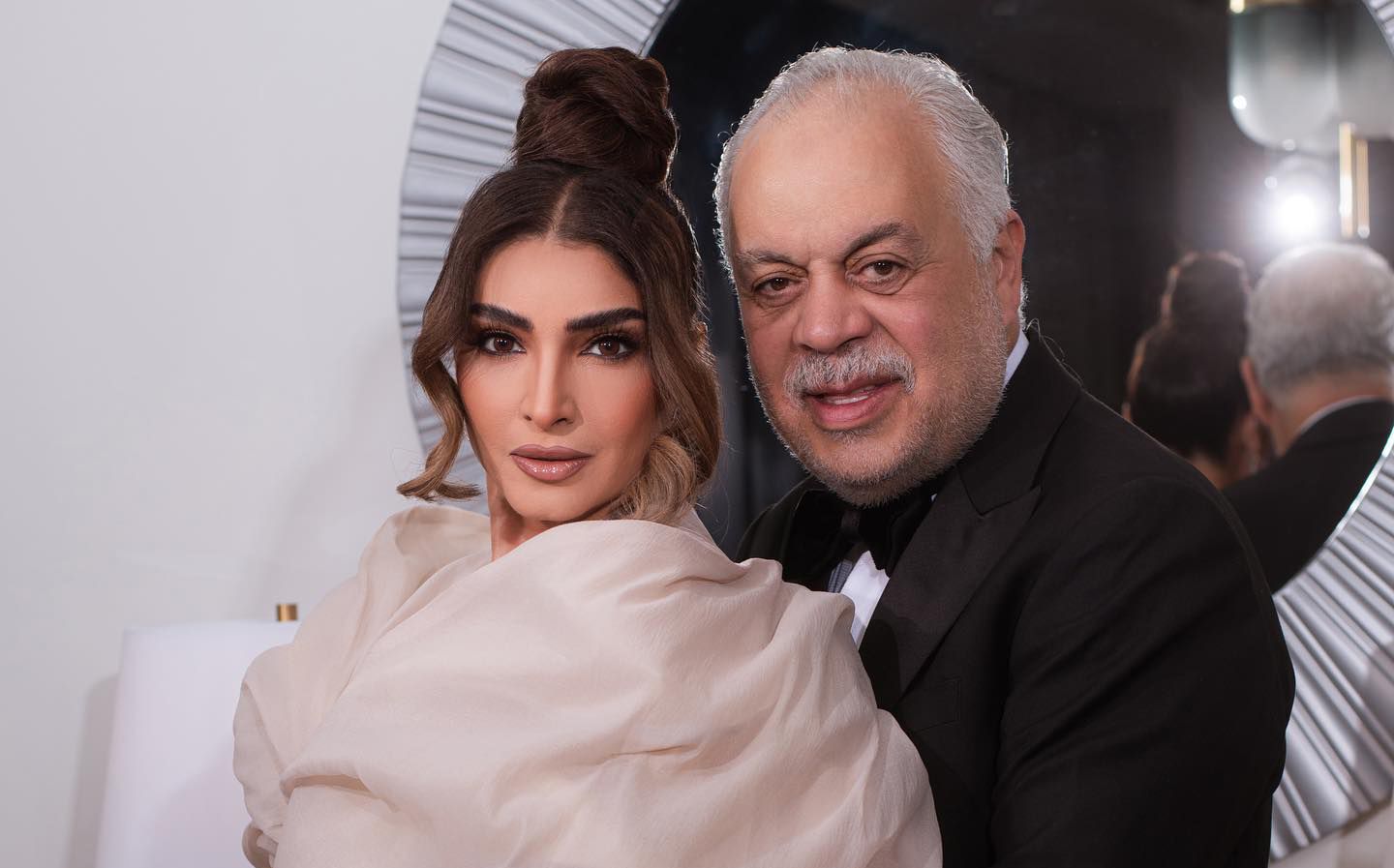 بالصّور- عطلة بصحبة من نحبّ… روجينا وأشرف زكي في مشهد مختلف