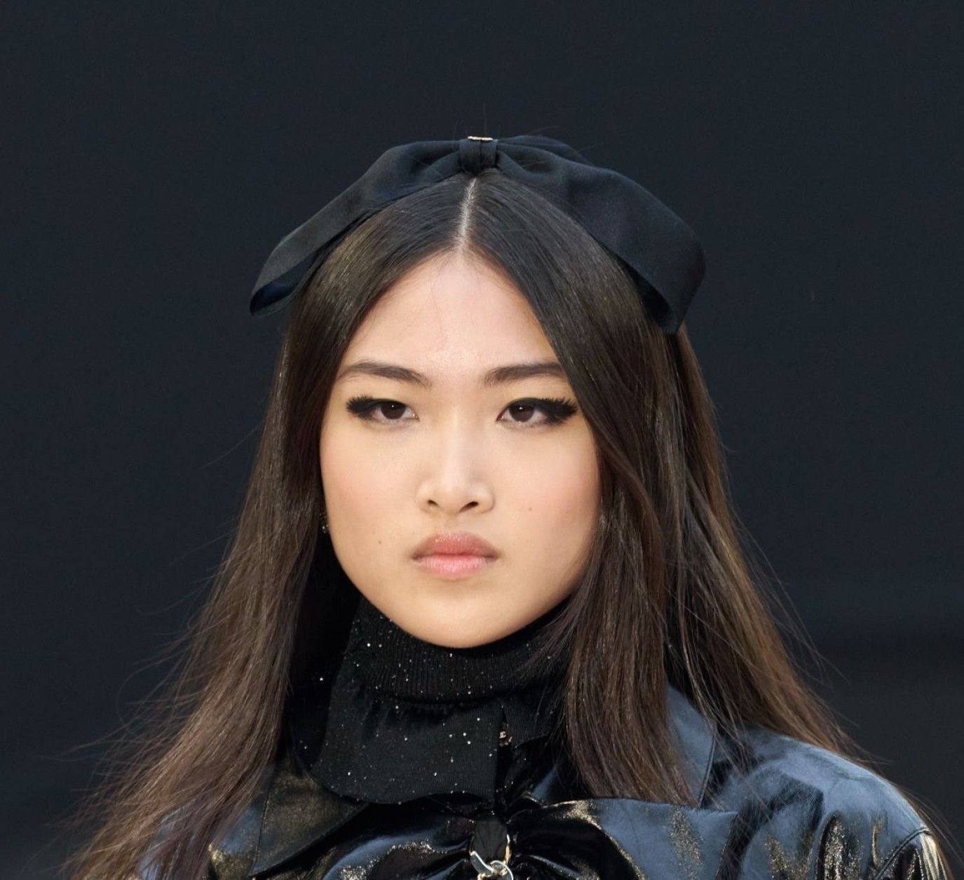 اكتشفي طقوس العناية بالشعر بأسلوب كوري أصيل لخصلات مفعمة بالحيوية