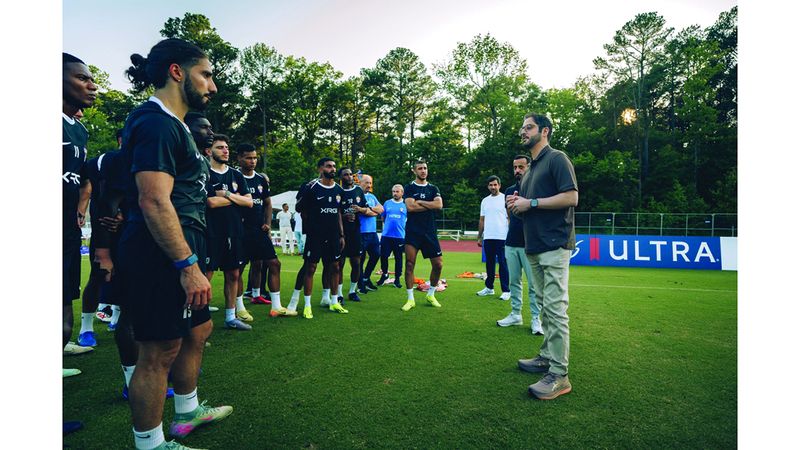 الامارات | سلطان بن حمدان يشيد بالتزام وانضباط لاعبي العين في معسكر واشنطن