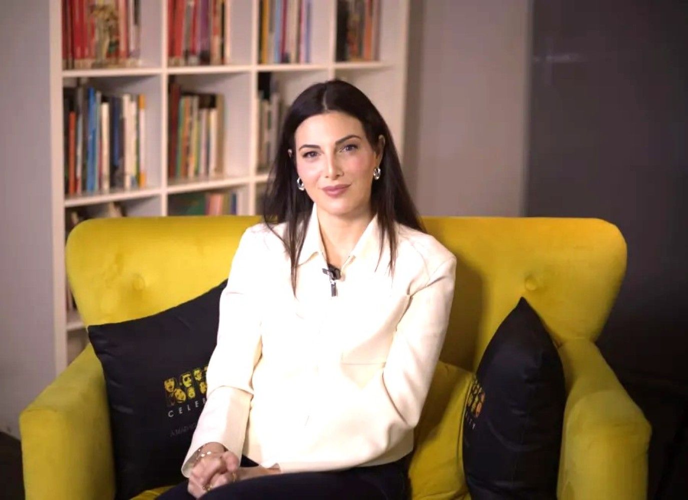 من الشاشة إلى صفحات الكتب.. رزان جمّال تفاجئ جمهورها بأول قصة للأطفال لولو وبلو