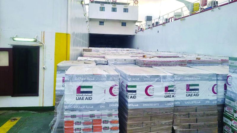 الامارات | وصول سفينة مساعدات إماراتية جديدة لسكان غزة تحمل 2100 طن مواد إغاثية   