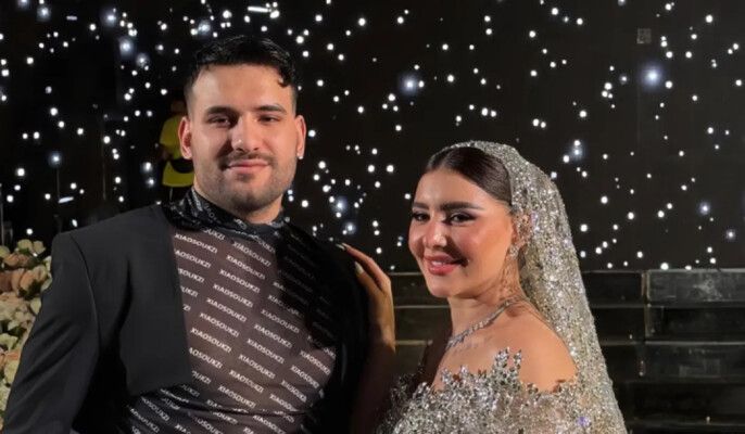 بعد ساعات من مرض زوجته.. مسلم يتعرض لوعكة صحية ويدخل المستشفى