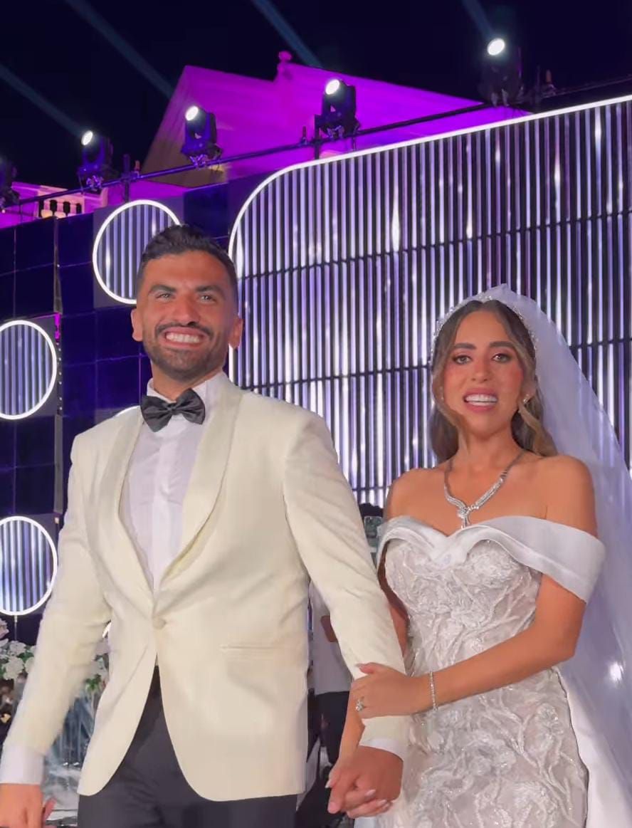 ياسمين عبد العزيز ومنة شلبى ومحمد حماقى فى حفل زفاف منة القيعي (صور)