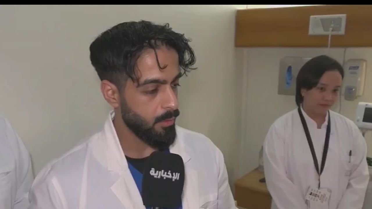 استشاري: هدفنا علاج الطفل محمد حجازي وتجميل العين وتوعيته بحالته الطبية..فيديو