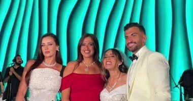 ياسمين عبد العزيز ومنة شلبى ومحمد حماقى فى حفل زفاف منة القيعي (صور)