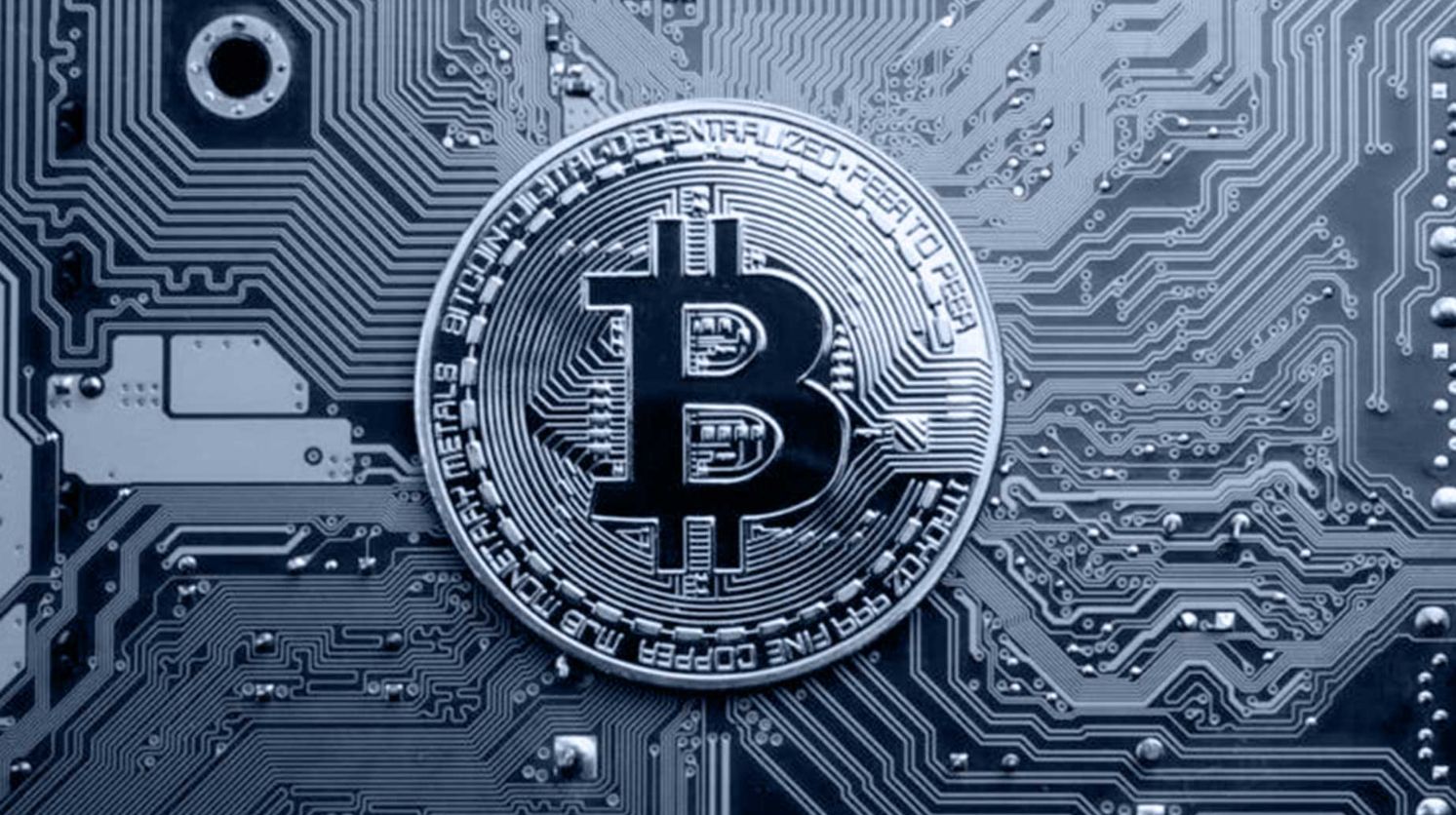 تراجع سعر البيتكوين وارتفاع سعر الذهب بعد الضربات الإسرائيلية على إيران: التفاصيل