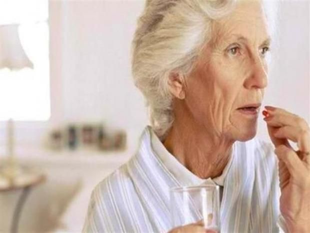 علامات مبكرة تدل على أنك في طريق الخرف.. راقبها جيدا