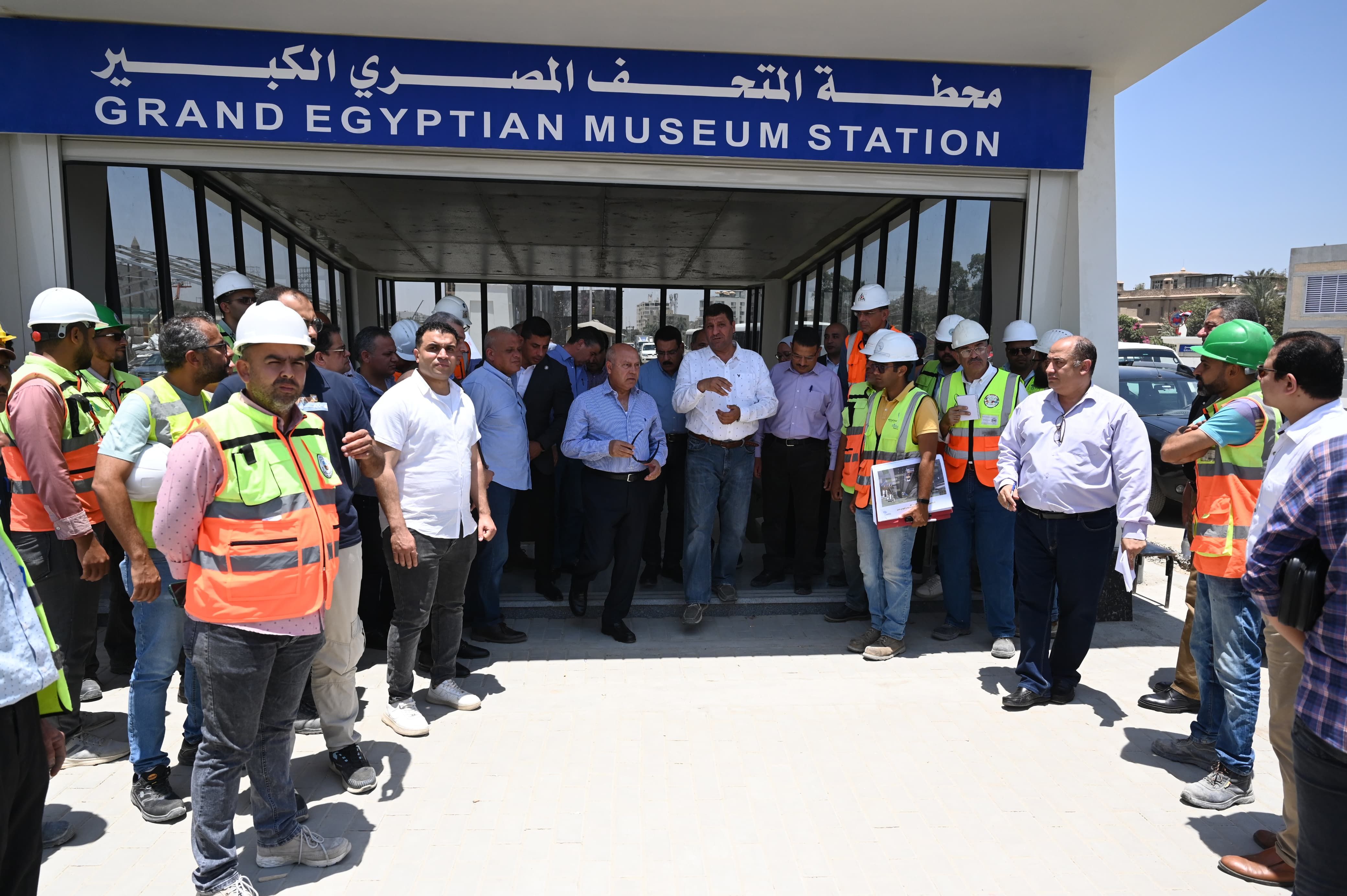 كامل الوزير يتفقد جاهزية الأتوبيس الترددى والمترو لافتتاح المتحف المصرى الكبير