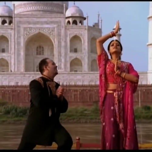 مطربون مصريون غنوا مع هنود.. أبرزهم هشام عباس وشيماء الشايب ويحيى علاء