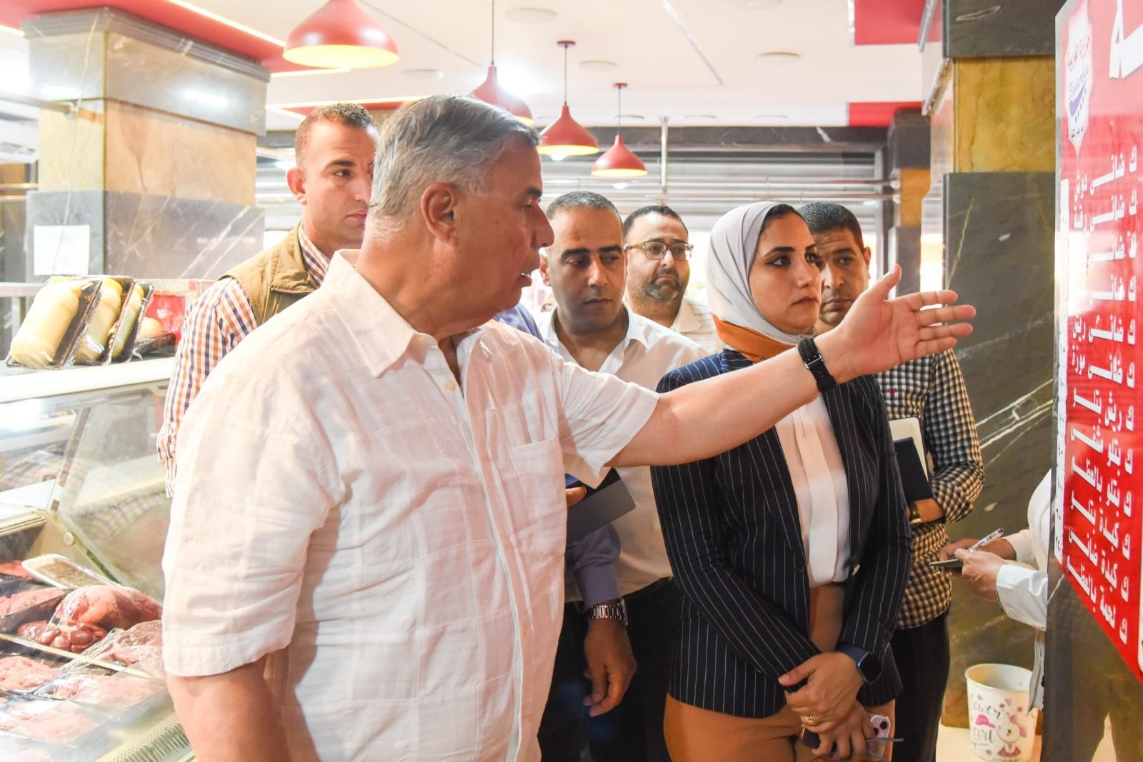 اعرف رد محافظ الإسكندرية على جزار يبيع كيلو اللحمة بـ700 جنيه.. فيديو وصور