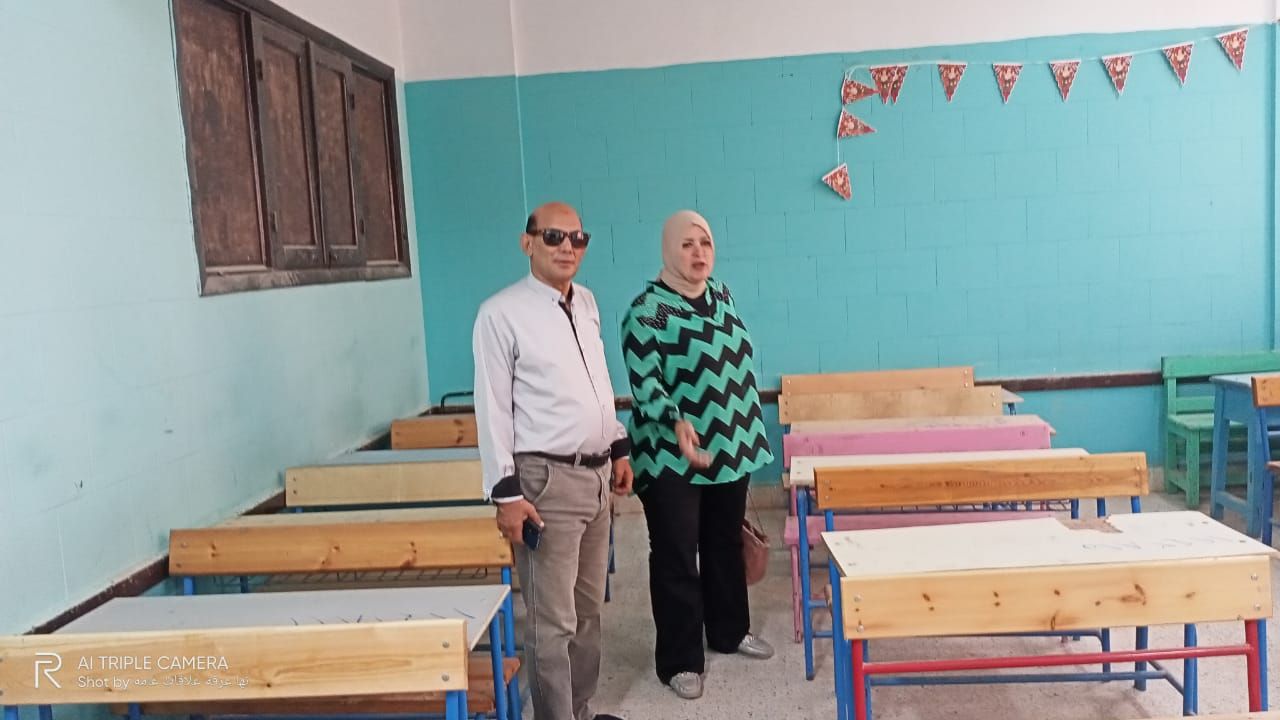 وكيل مديرية التعليم بالجيزة تتابع جاهزية لجان امتحانات الثانوية العامة بالصف