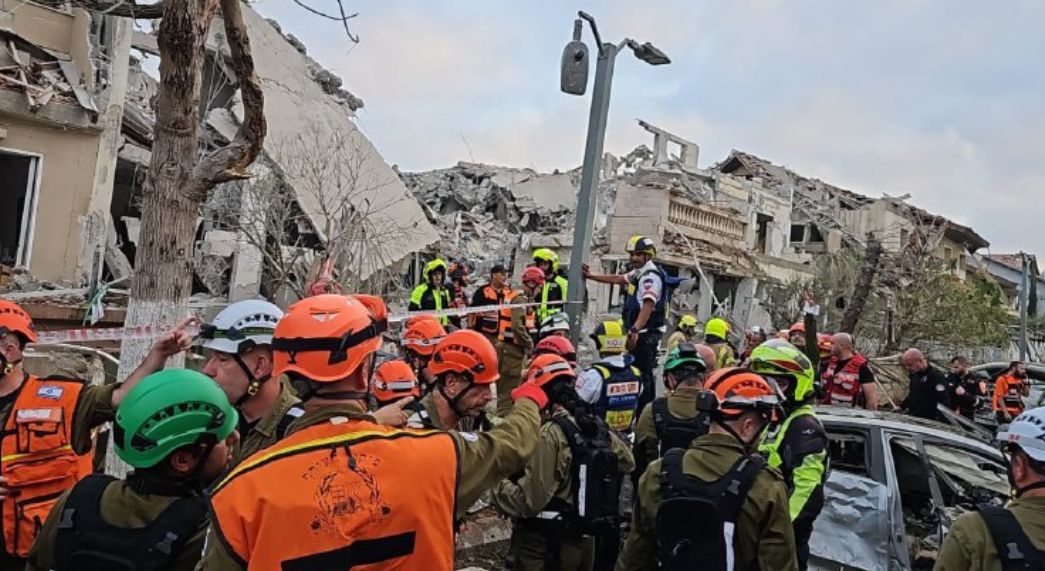 مقتل 3 وإصابة 65 آخرين فى القصف الإيرانى على إسرائيل