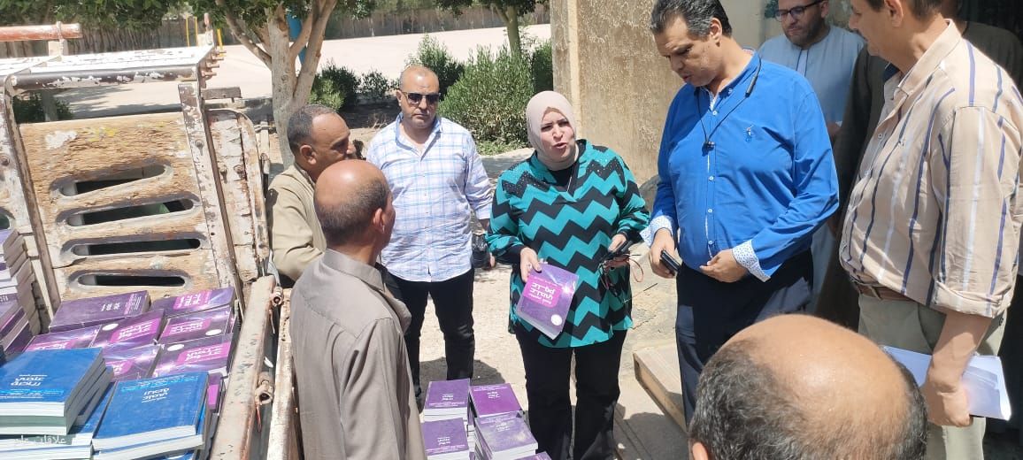 توزيع كتيبات المفاهيم على اللجان استعدادا لامتحانات الثانوية 2025