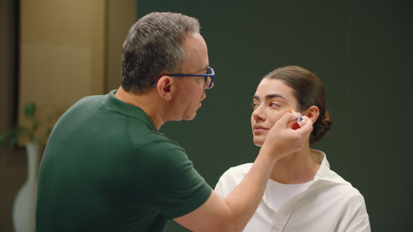 خبير الجمال بسام فتوح: المكياج وسيلة لتمكين المرأة لا لتغييرها