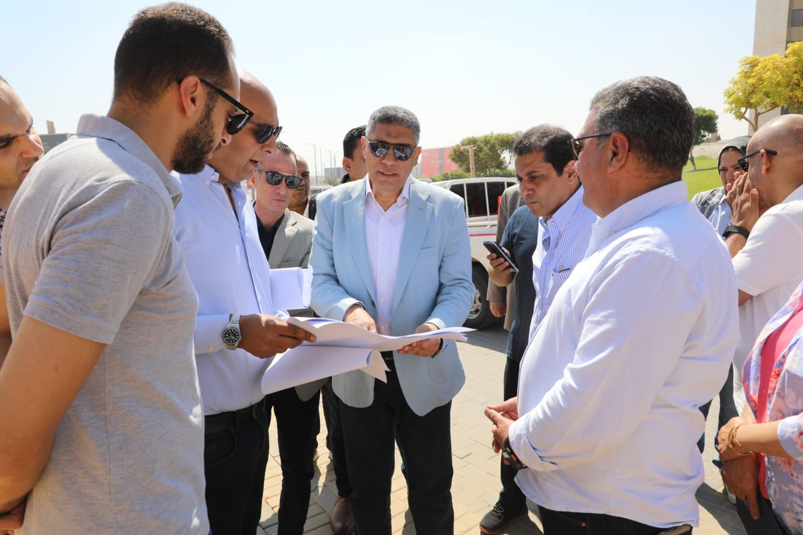 محافظ الجيزة يتفقد مشروعات تطوير الطرق المؤدية إلى المتحف المصرى الكبير.. صور