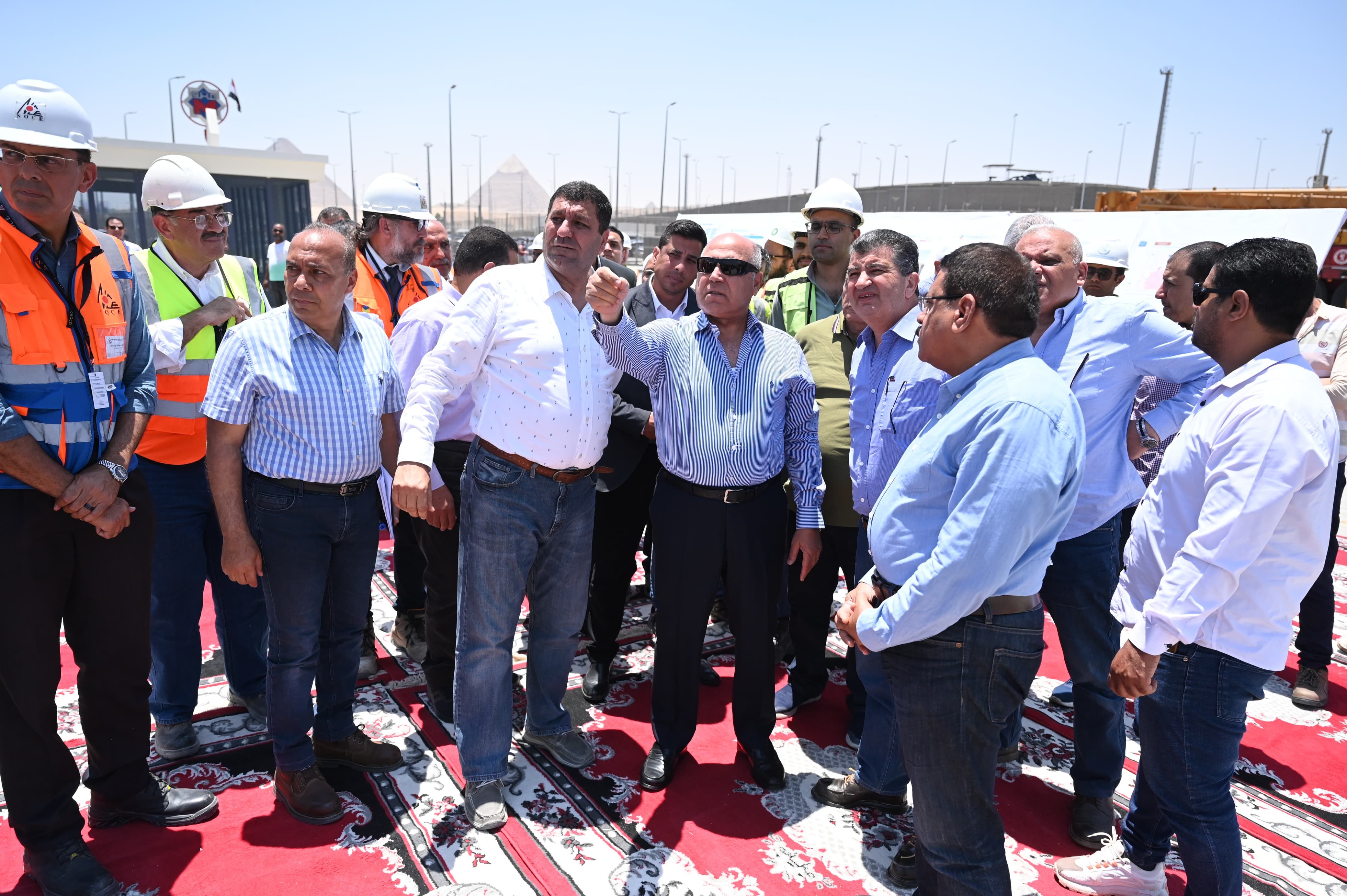 كامل الوزير يتفقد جاهزية الأتوبيس الترددى والمترو لافتتاح المتحف المصرى الكبير