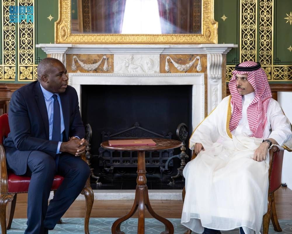 وزير الخارجية ونظيره البريطاني يناقشان آخر المستجدات في المنطقة