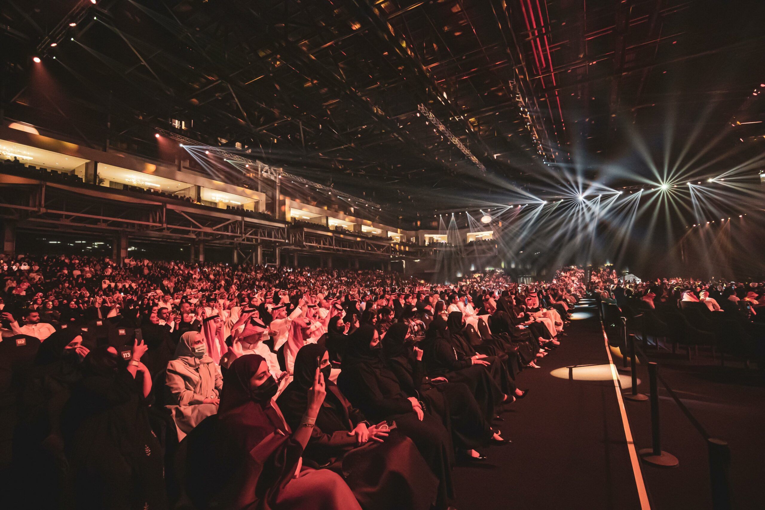 تفاصيل ٧٢ ساعة قضتها أنغام في السعودية… ماذا حدث وماذا كشفت؟