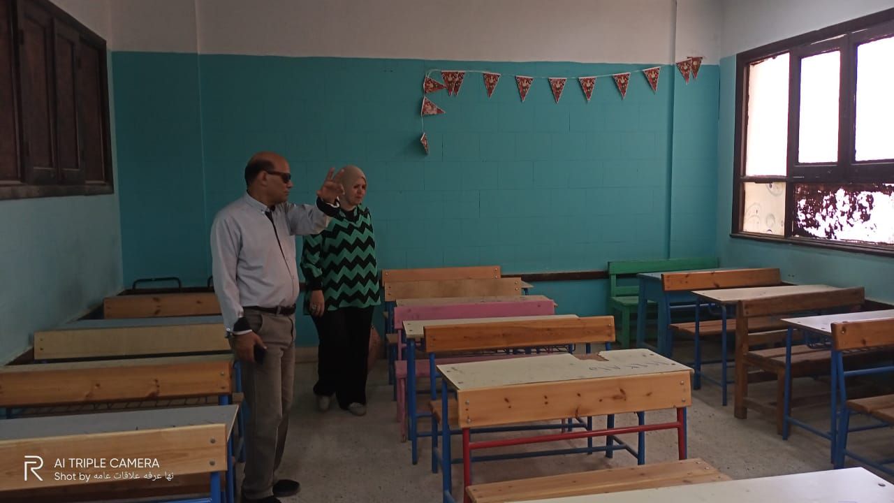 وكيل مديرية التعليم بالجيزة تتابع جاهزية لجان امتحانات الثانوية العامة بالصف