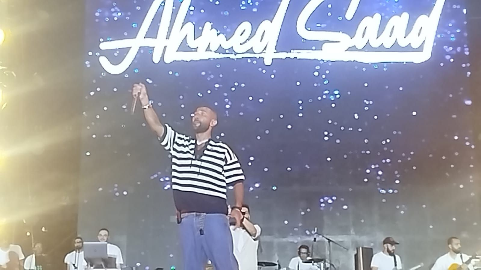 أحمد سعد يُحيى حفلا بنادى الشمس وسط حضور جماهيرى.. صور