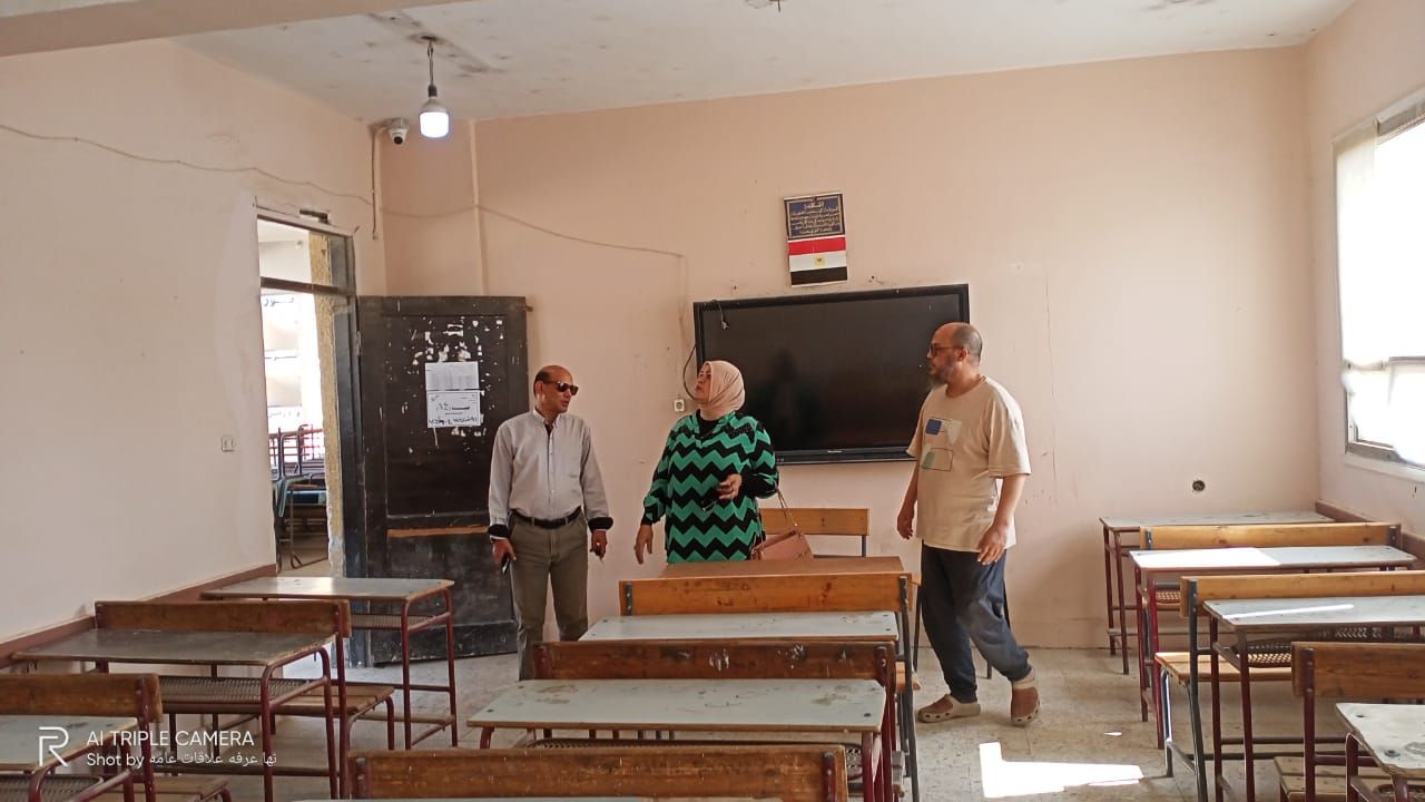 وكيل مديرية التعليم بالجيزة تتابع جاهزية لجان امتحانات الثانوية العامة بالصف