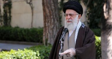 التليفزيون الإيرانى: خامنئى يعين العميد أمير حاتمى قائدا للجيش