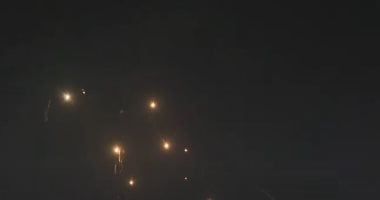 شاهد.. لحظة سقوط أحد الصواريخ فى تل أبيب وفشل القبة الحديدية في إسقاطه.. فيديو وصور