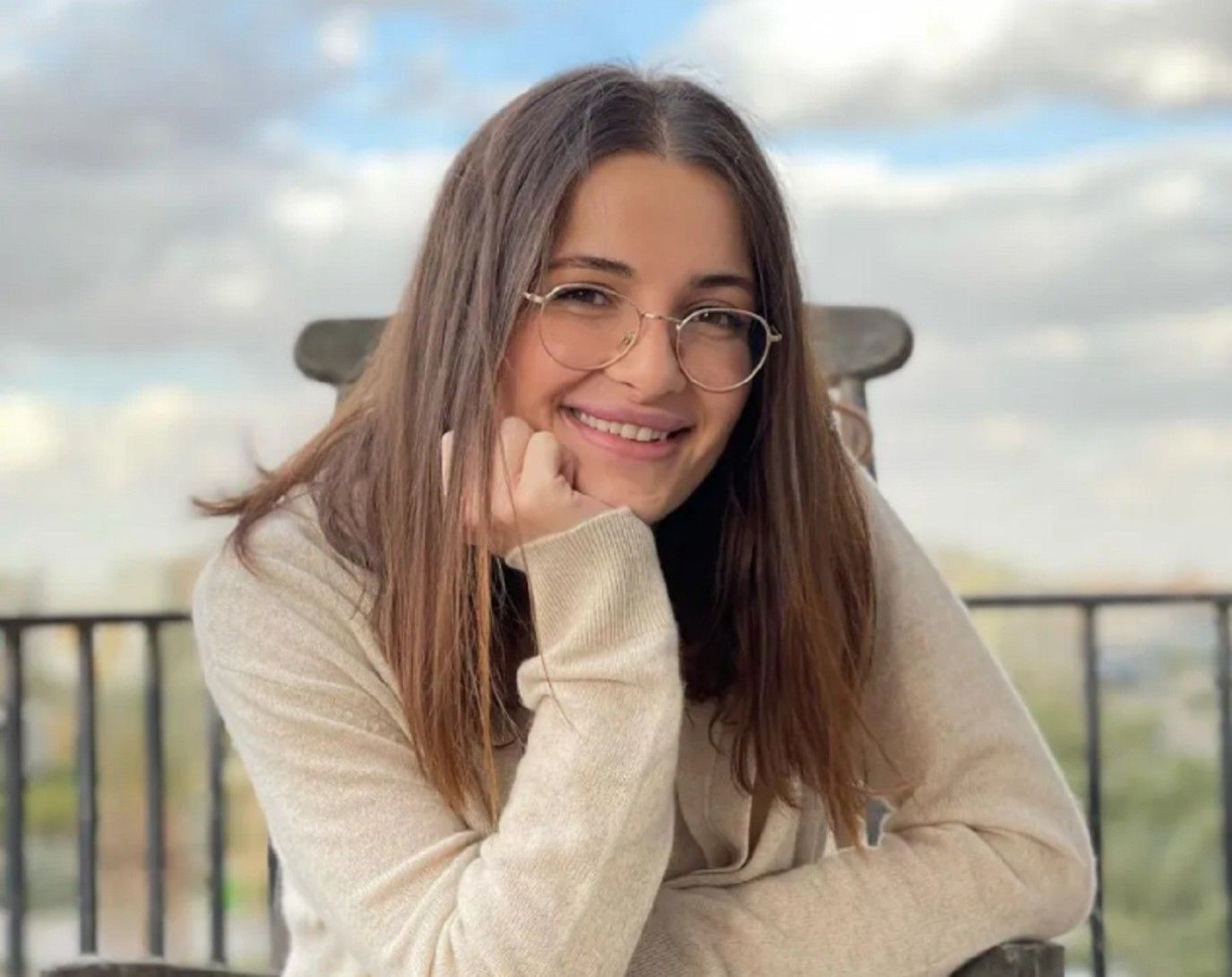 بحضور والدتها وأصدقائها.. شام الذهبي تحتفل بافتتاح عيادتها في قطر