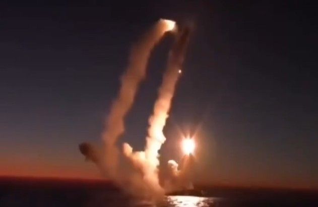 صدمة للجميع... هذه هي الأسلحة التي استخدمتها إيران لقصف تل أبيب (فيديو مرعب)