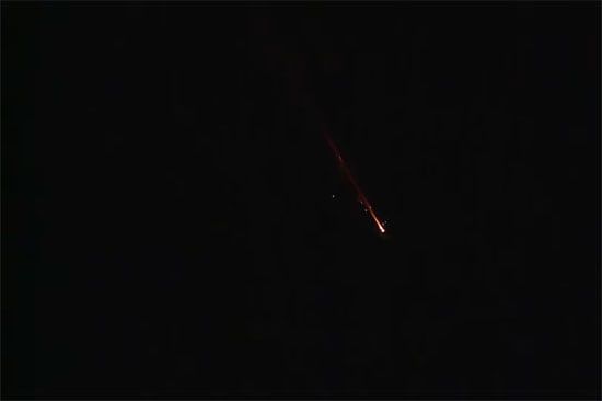 موجة ثانية من الصواريخ الإيرانية تستهدف تل أبيب.. صور