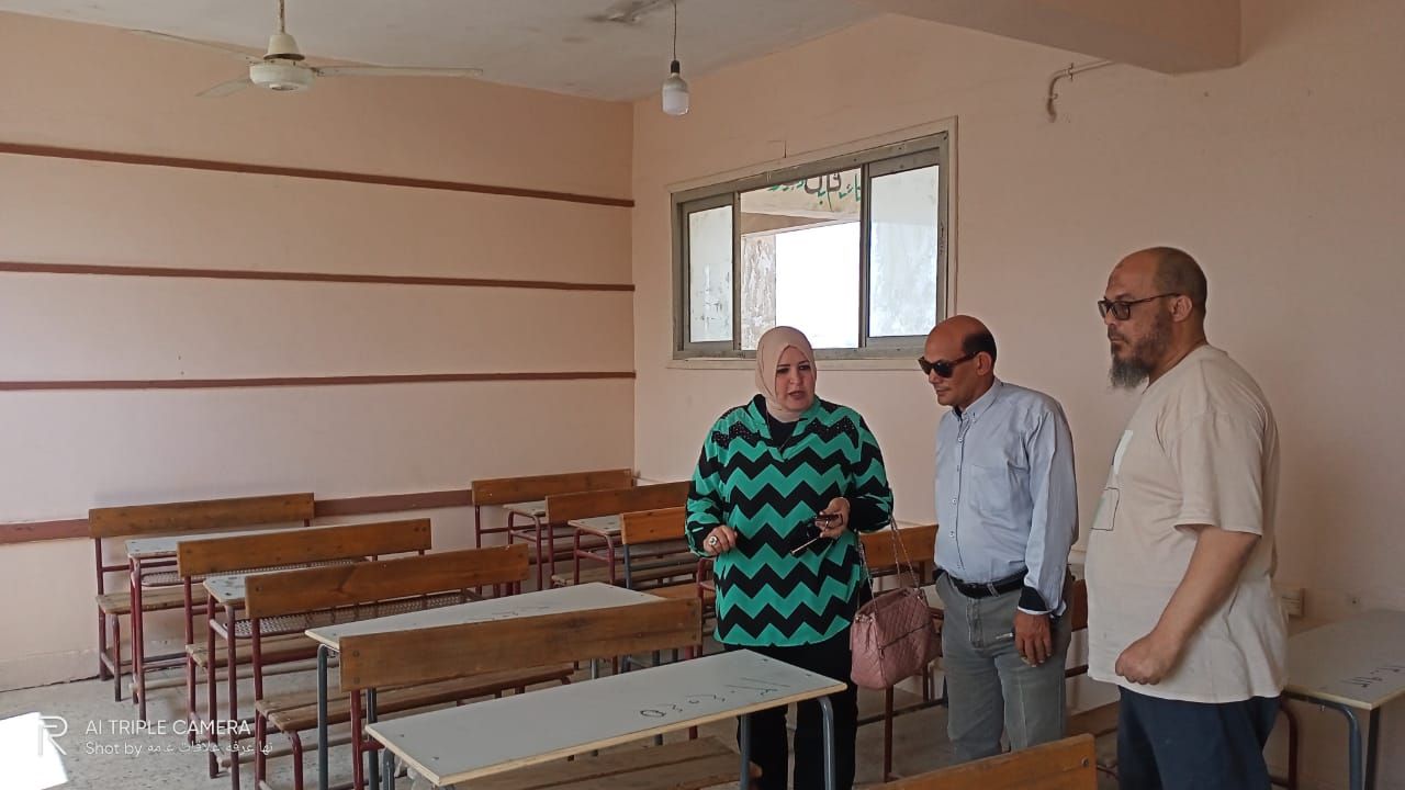 وكيل مديرية التعليم بالجيزة تتابع جاهزية لجان امتحانات الثانوية العامة بالصف