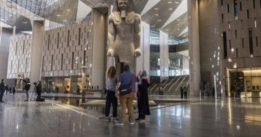 السياحة: المتحف المصرى الكبير يواصل استقبال زائريه بعد قرار إرجاء الافتتاح