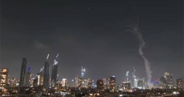 موجة ثانية من الصواريخ الإيرانية تستهدف تل أبيب.. صور