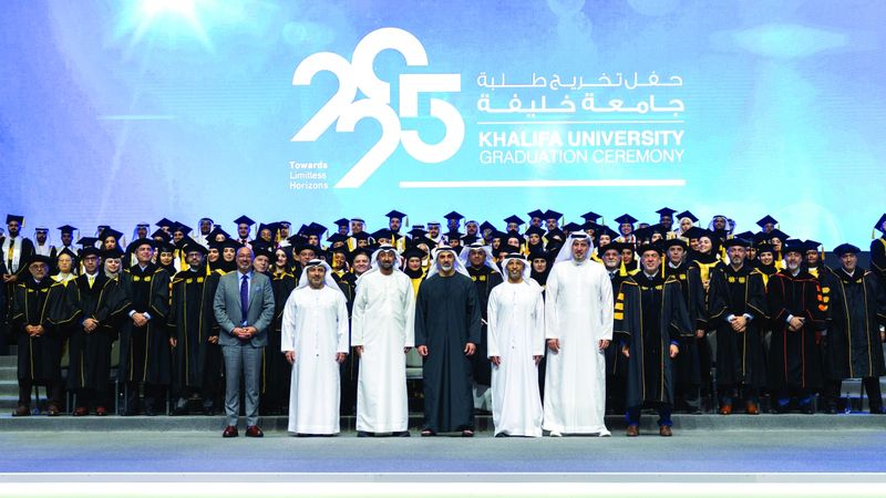 الامارات | خالد بن محمد يشهد حفل تخريج جامعة خليفة لعام 2025