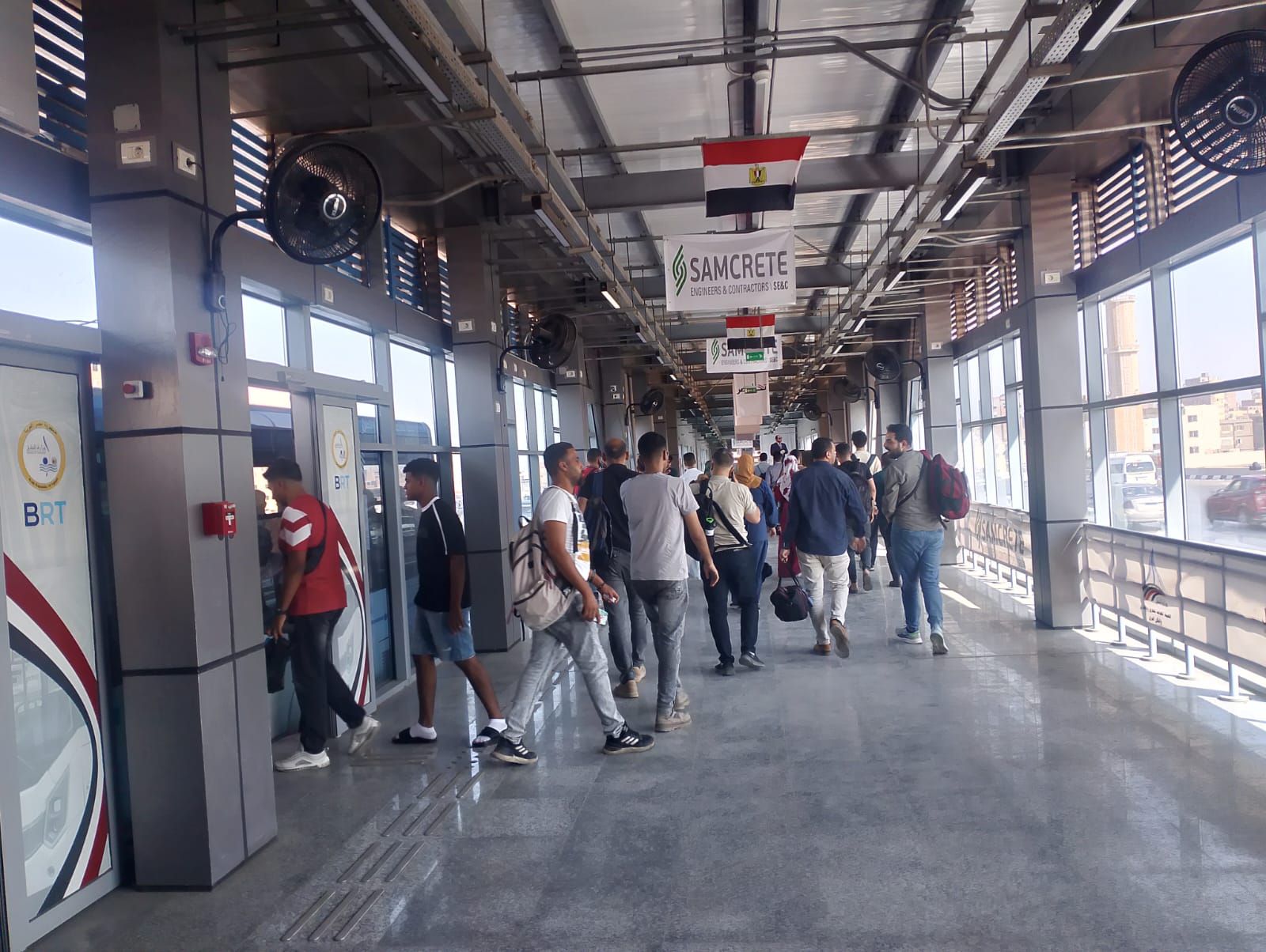 إقبال كبير على الأتوبيس الترددى من نزلة الزراعى حتى أكاديمية الشرطة.. صور