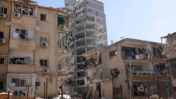 إيران: إطلاق دفعة جديدة من الصواريخ إلى إسرائيل