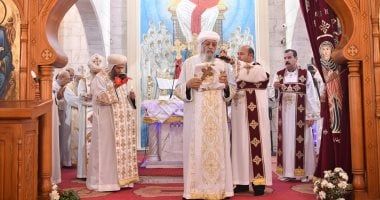 البابا تواضروس الثانى يصلى القداس الإلهى فى العلمين