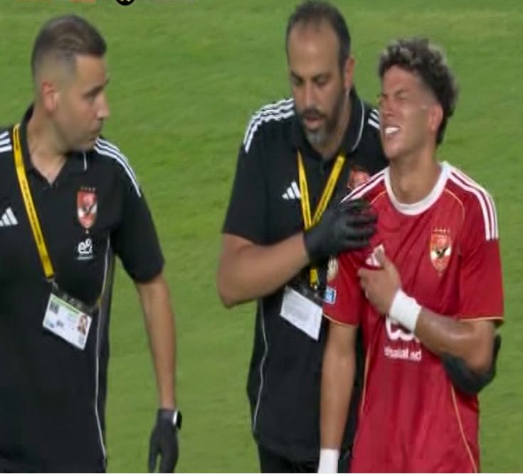 إصابة إمام عاشور وخروجه باكيا.. ونزول زيزو فى مباراة الأهلى وإنتر ميامى "صور"