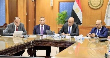 وزير التعليم يتابع انطلاق امتحانات الثانوية العامة من غرفة العمليات