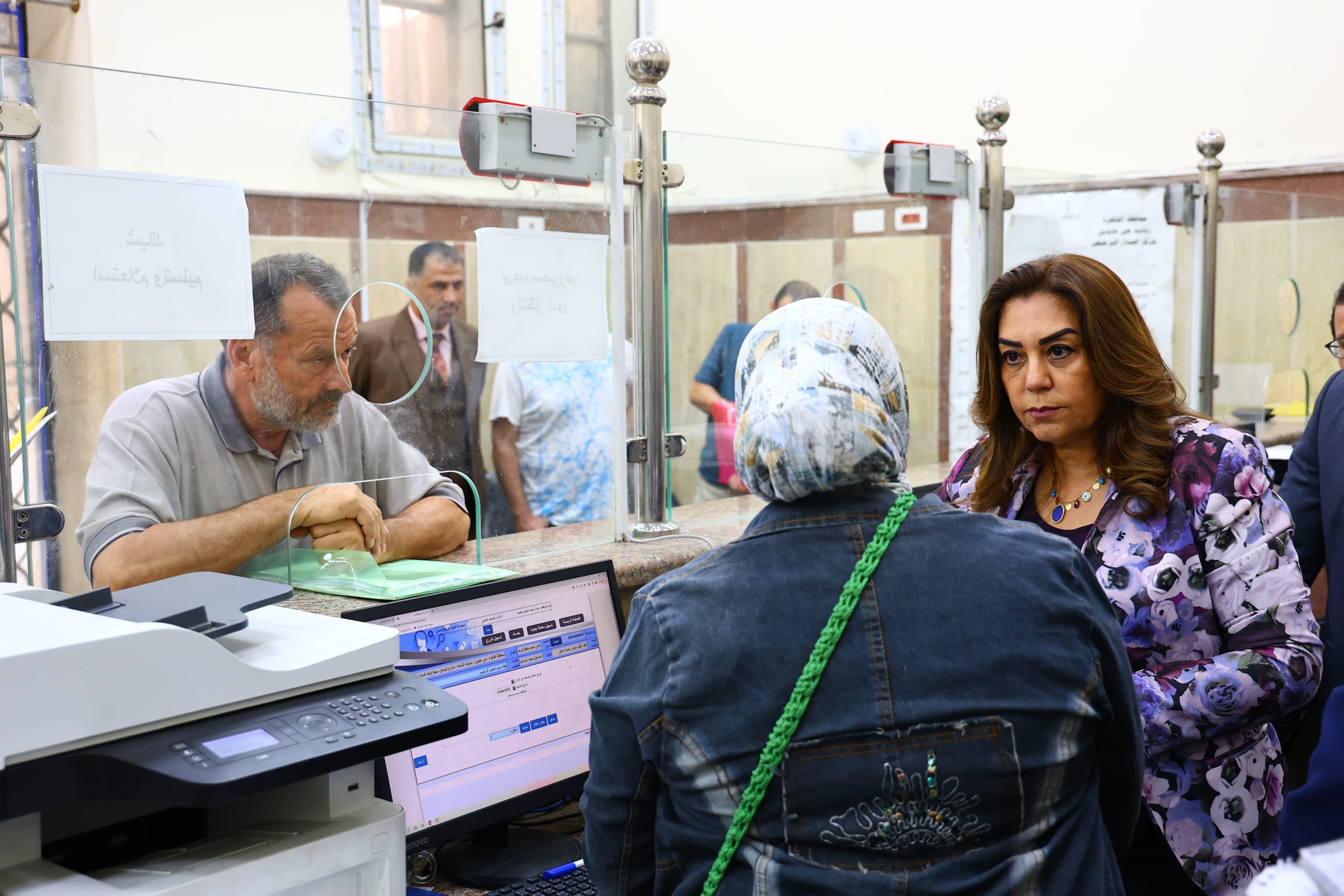 جولة مفاجئة لوزيرة التنمية المحلية بحي عابدين لمتابعة العمل بالمركز التكنولوجي