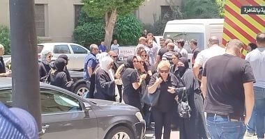 وصول جثمان نجل الموسيقار صلاح الشرنوبي إلى مسجد عمر مكرم للصلاة عليه