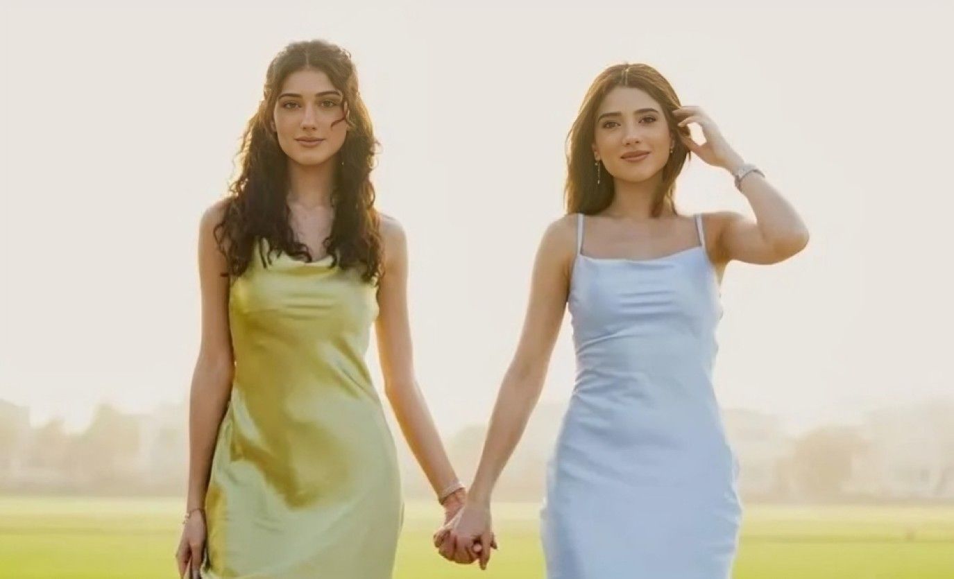 شاهدوا ردة فعل نارين بيوتي لحظة رؤيتها لشقيقتها شيرين بفستان الزفاف!