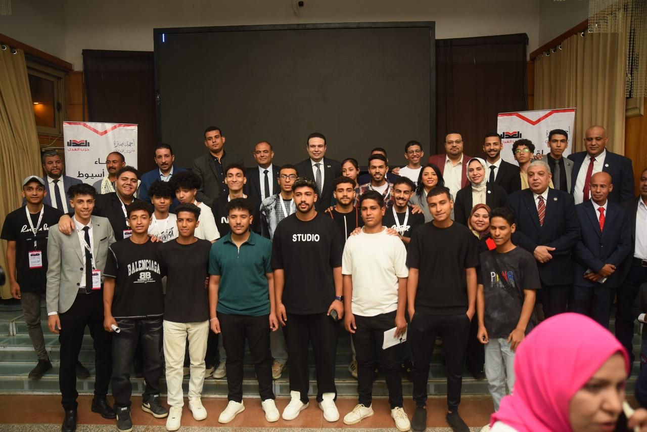 في مؤتمر جماهيري حاشد.. حزب العدل يعقد أولى جولاته الانتخابية بمحافظة أسيوط